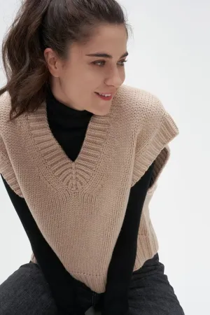 Ribbed Edge Sweater Vest