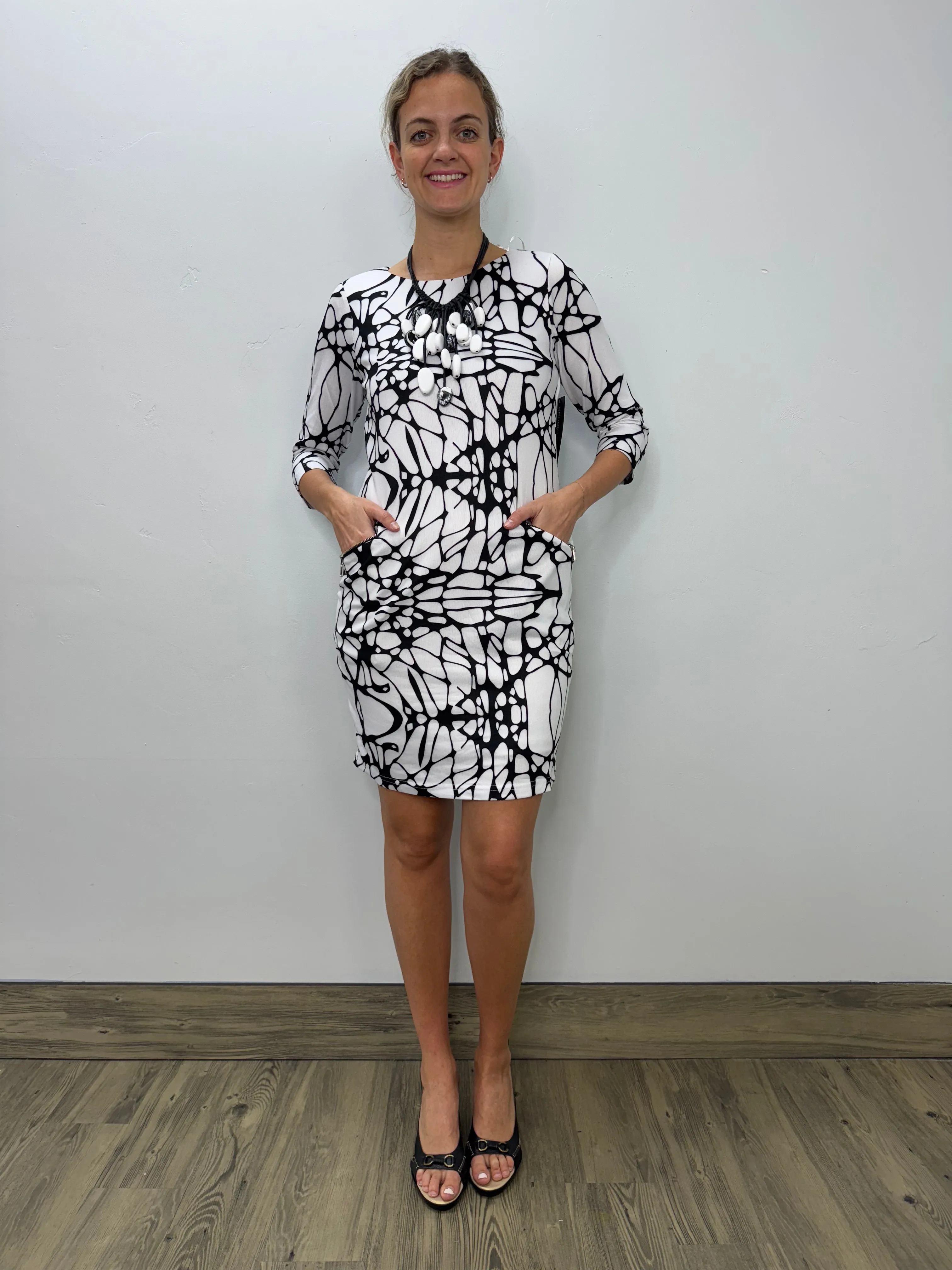 White and Black 2 Zipper Pockets 3/4 Sleeve 2 Layer Dress